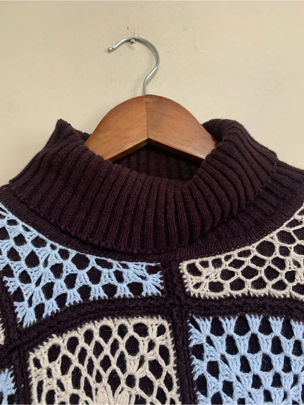Liz Claiborne Brown Knit Sweater with Villager Sport Label